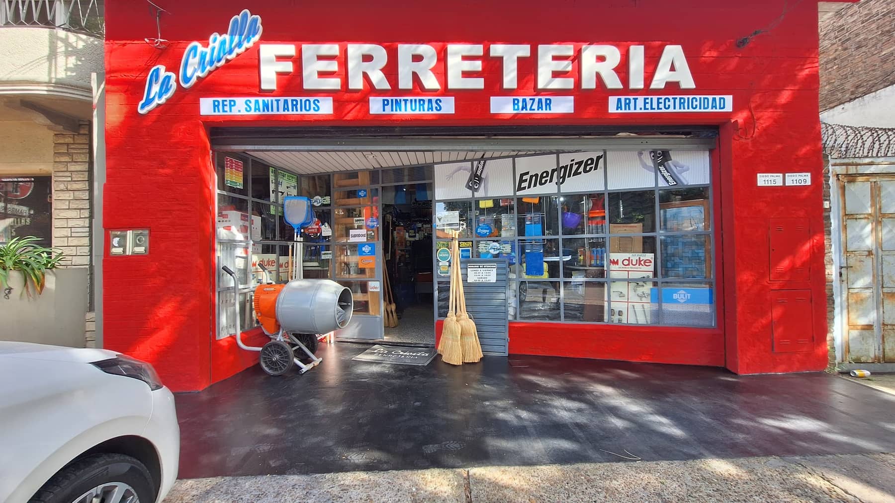Fachada de Ferretería La Criolla, en Diego Palma 1115, San Isidro